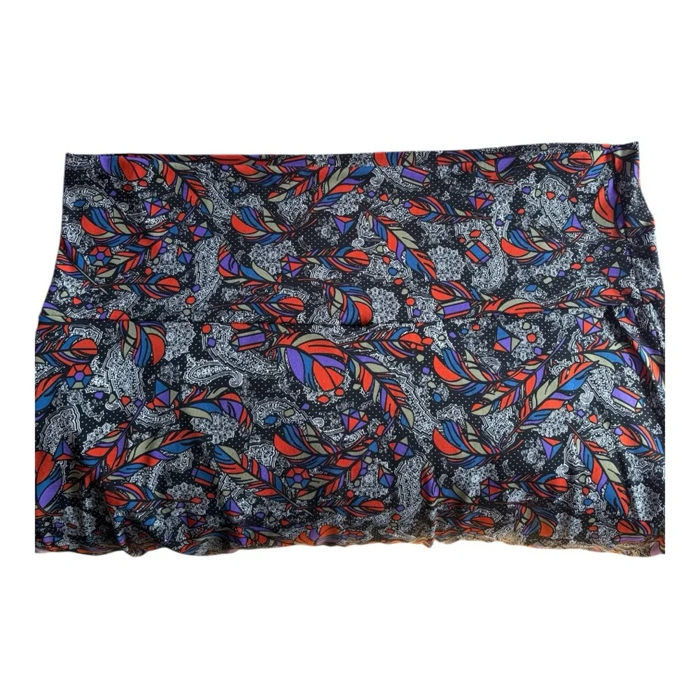 LuLaRoe Woman’s Size 3XL (24/26) Black White Red Abstract Long Maxi Skirt - Picture 3 of 5